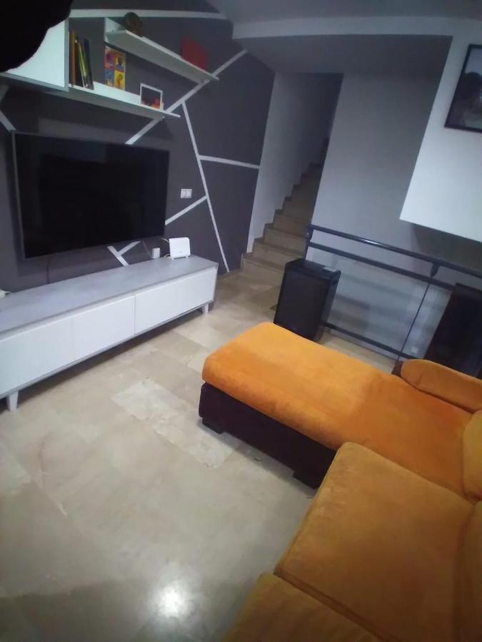 Апартаменти Japi Duplex Лусена Екстер'єр фото